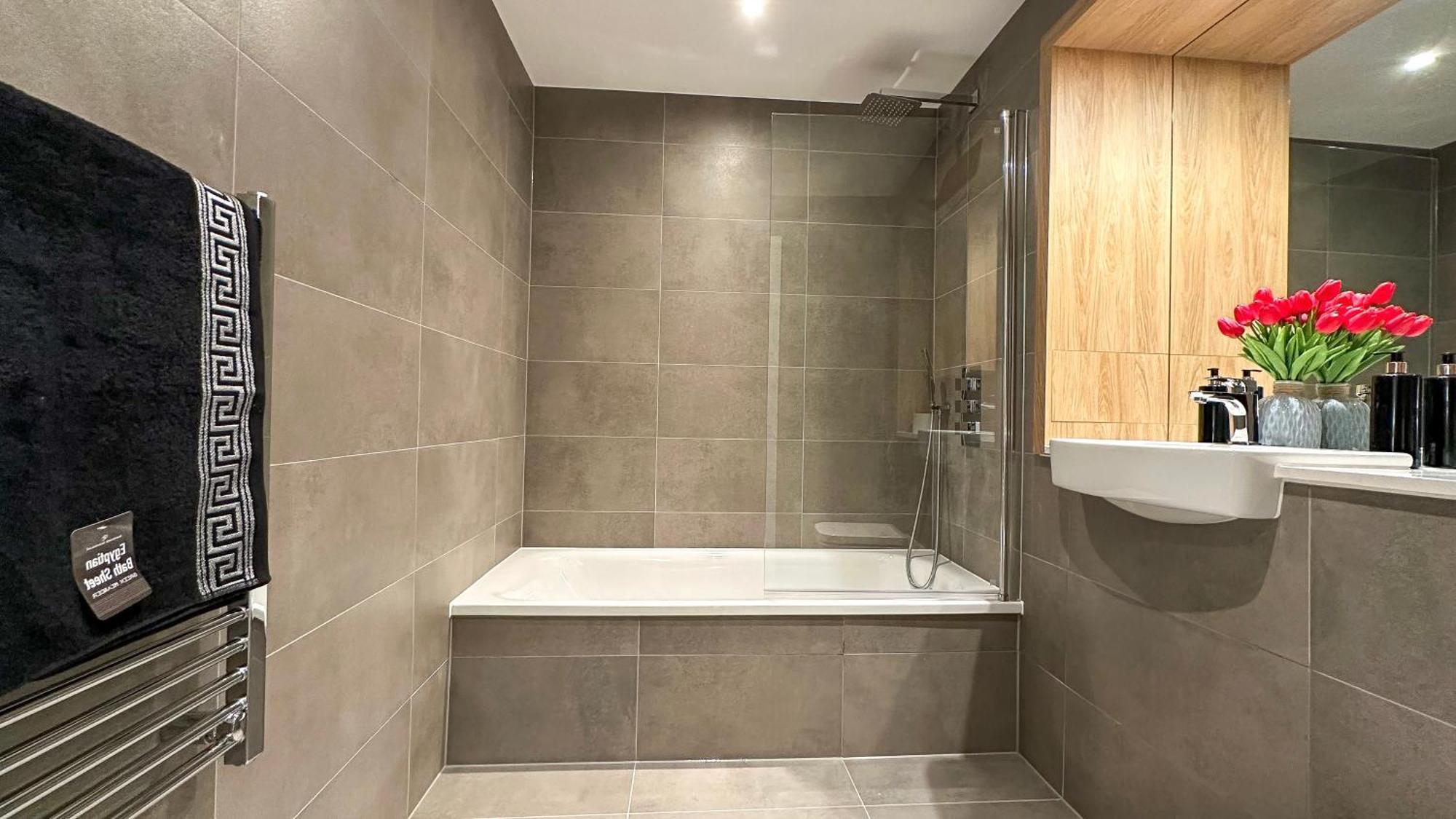 Duplex 3bed 3bath Modern Fast Wifi - Luxurylondonstays Лондон
