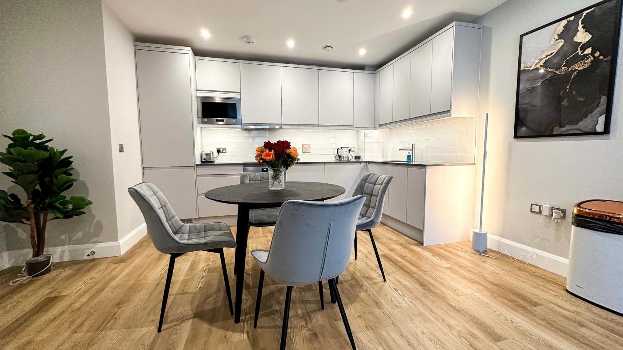 Апартаменты Duplex 3bed 3bath Modern Fast Wifi - Luxurylondonstays Лондон