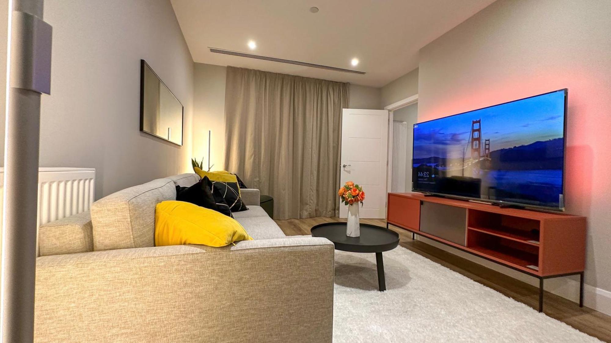 Duplex 3bed 3bath Modern Fast Wifi - Luxurylondonstays * Лондон